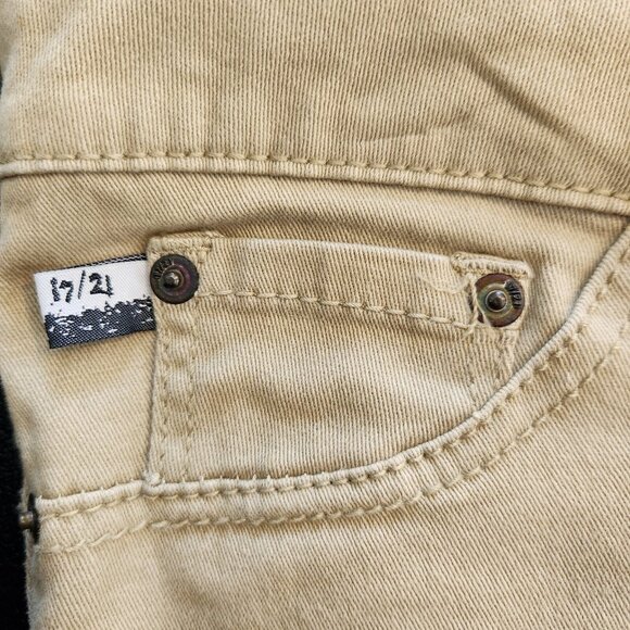 17/21 Exclusive Denim Capri Jeans Cuffed Low Rise Womens Size 10 Beige EUC - Picture 6 of 14